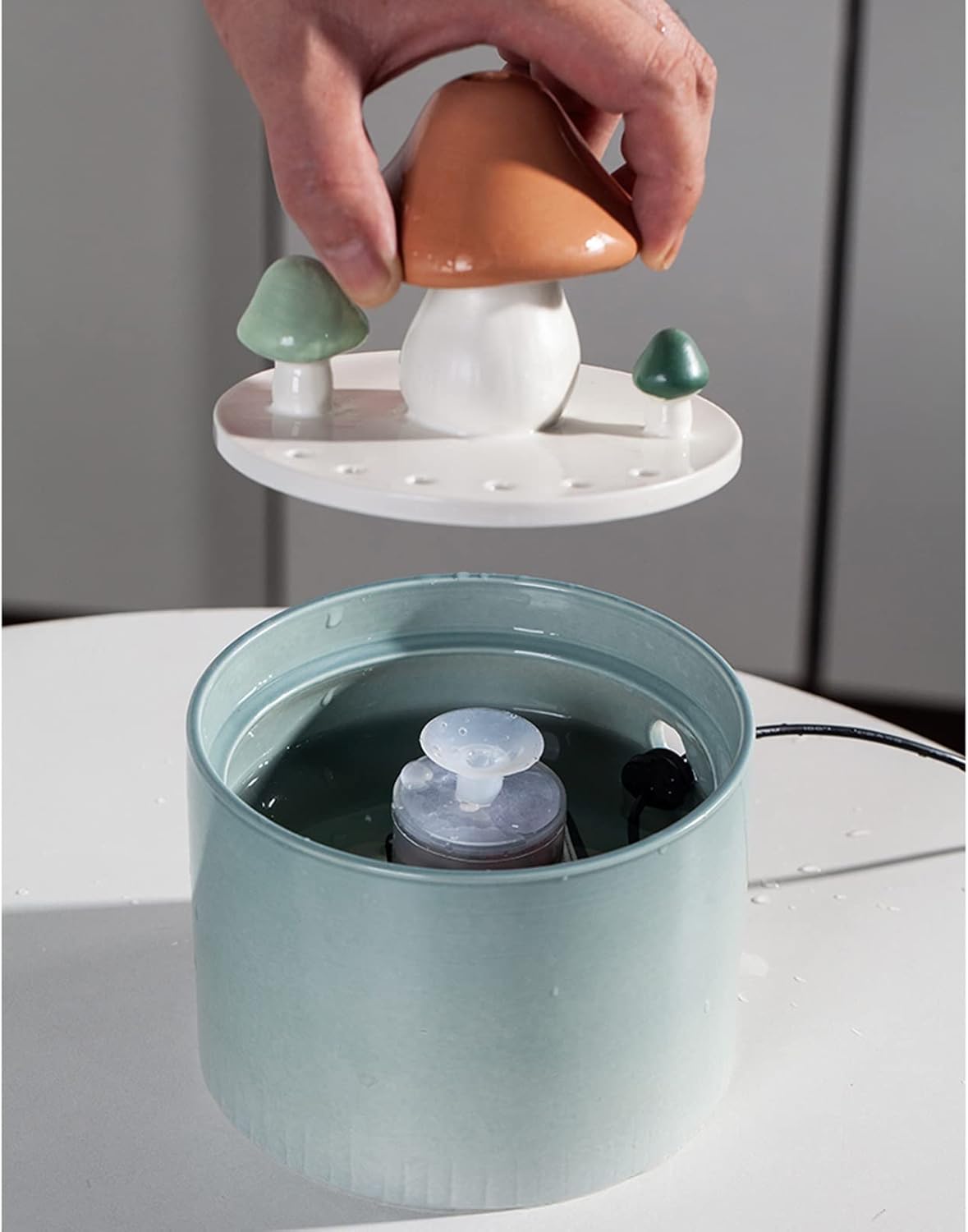 Cute Mini Desktop Ceramic Water Fountain for Home and Office