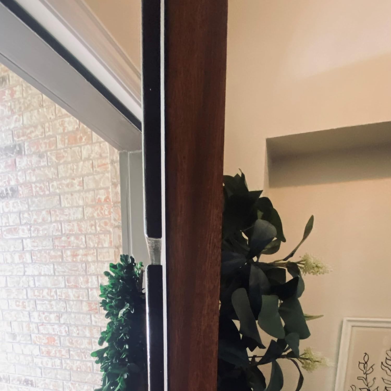 Haute Decor Dual-Sided Wreath Hanger Matte Black