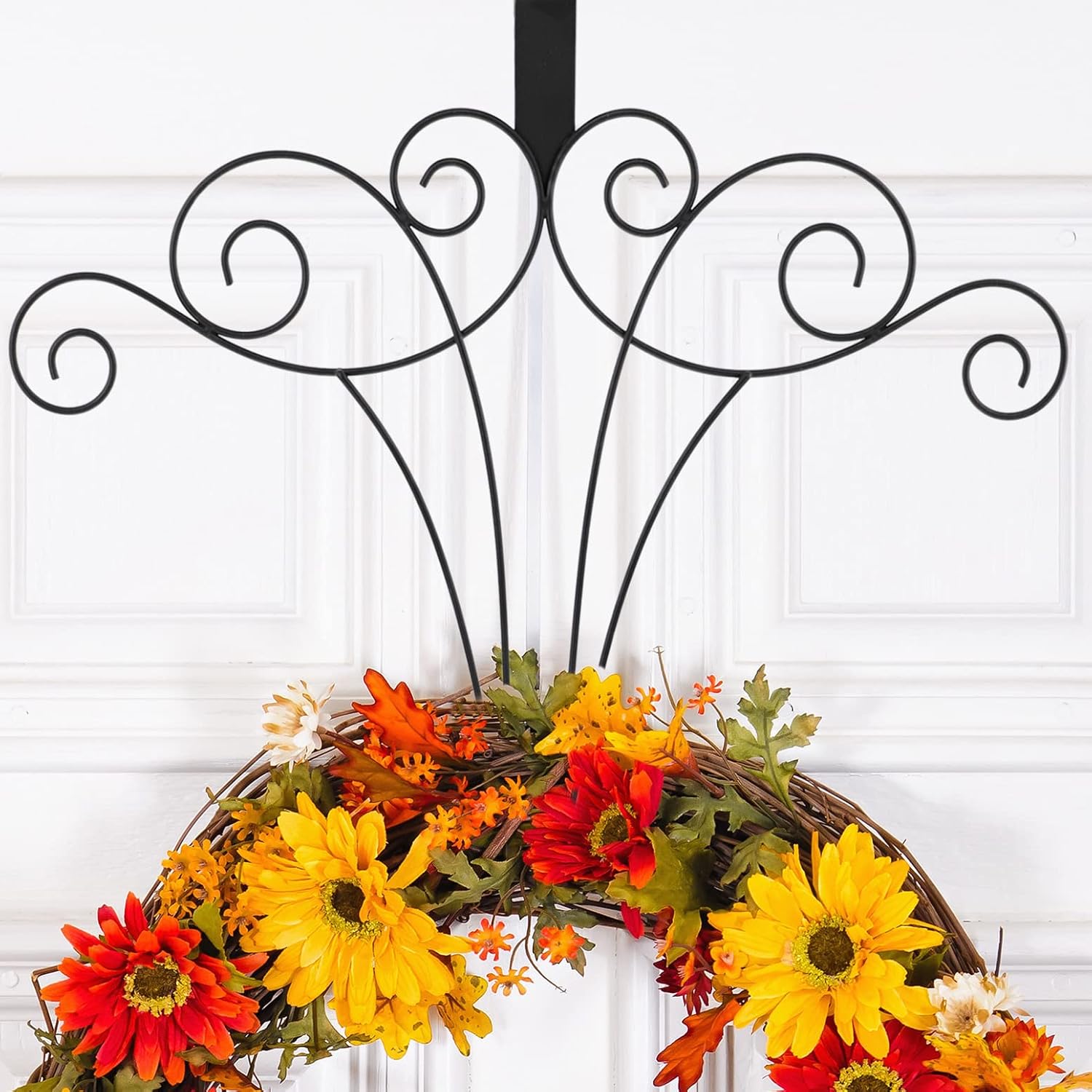 Haute Decor 18-Inch Scrollwork Wreath Hanger Black