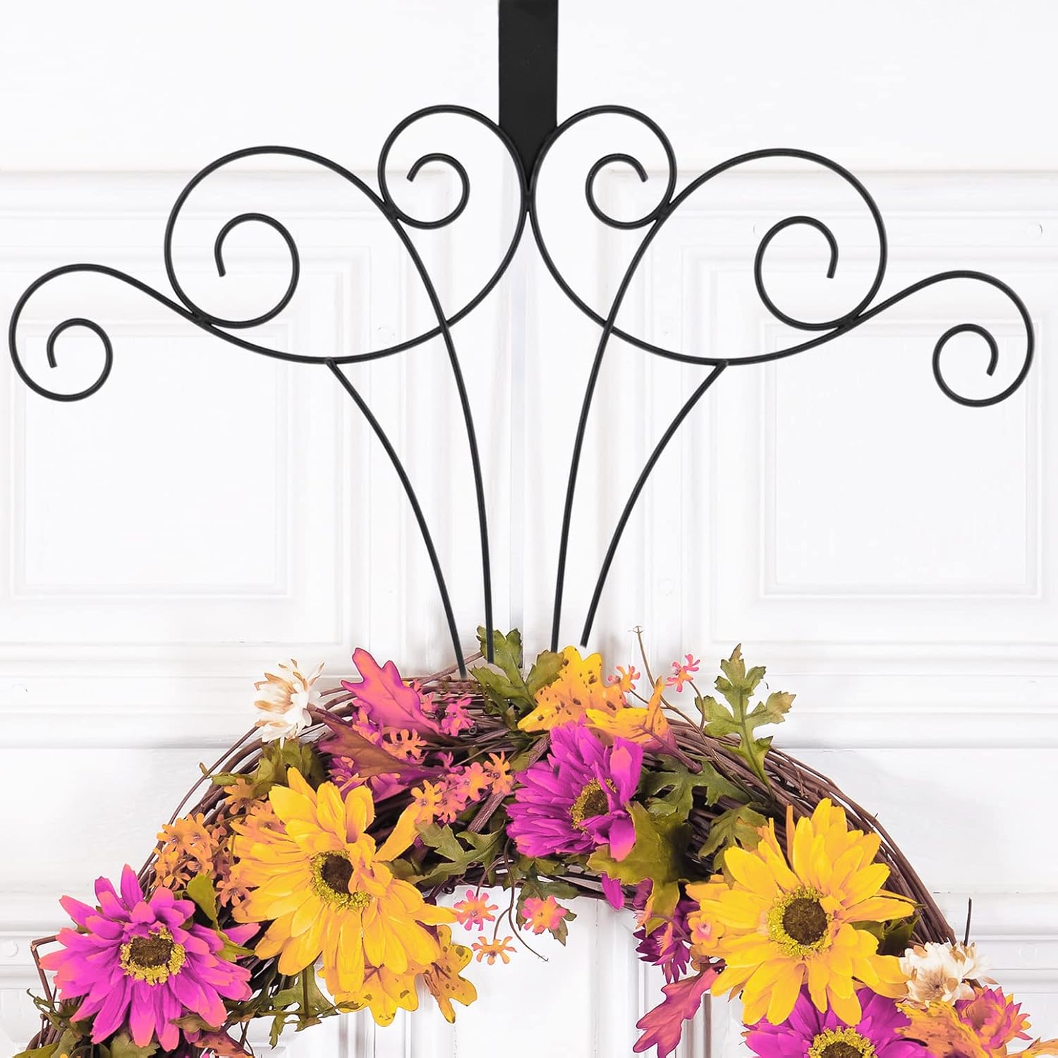 Haute Decor 18-Inch Scrollwork Wreath Hanger Black