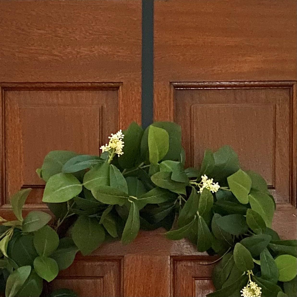 Haute Decor Dual-Sided Wreath Hanger Matte Black