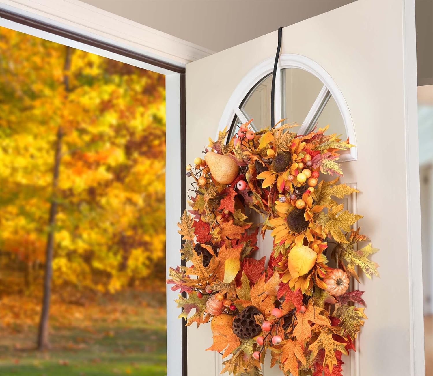 Haute Decor HighProfile Curved Wreath Hanger - Matte Black