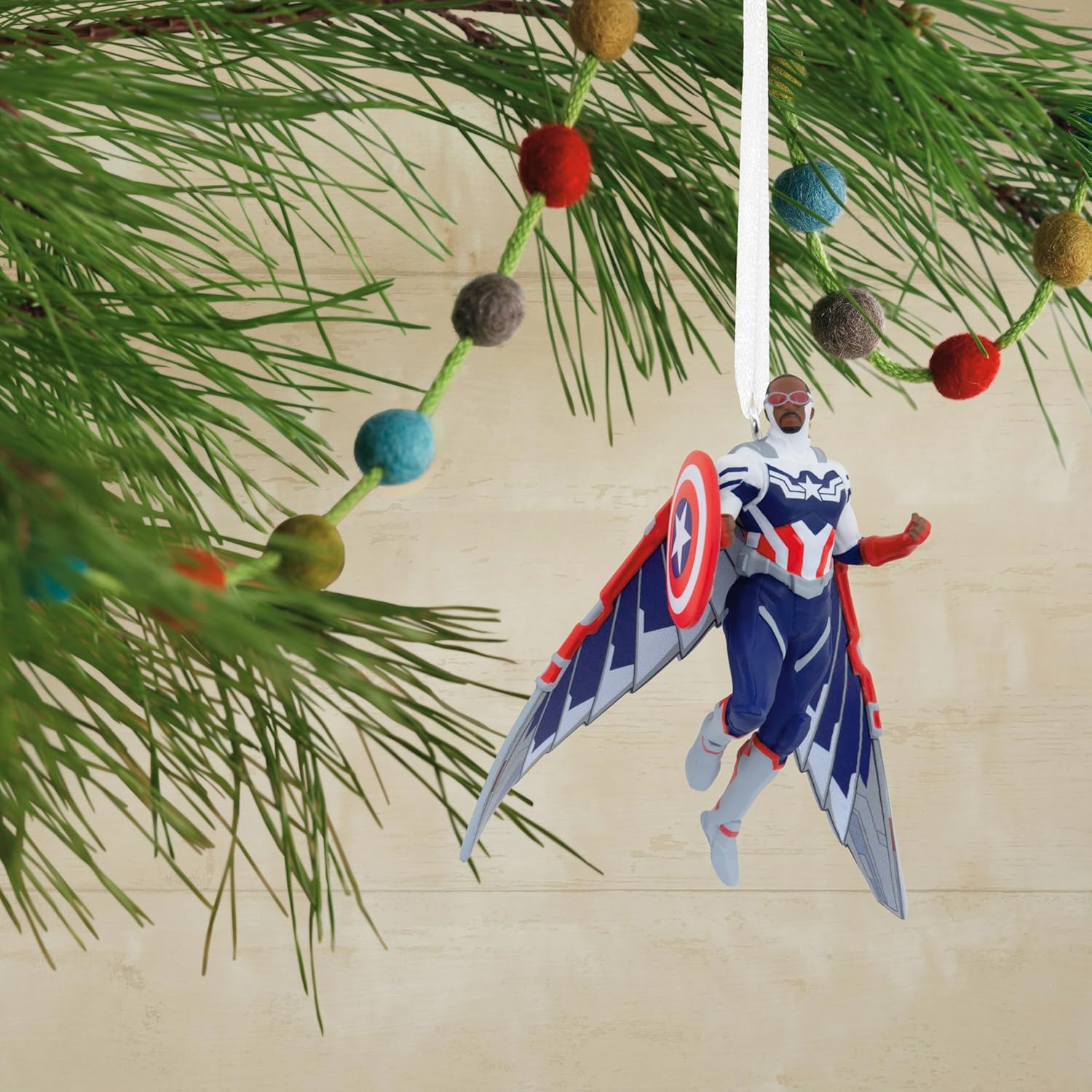 Hallmark Marvel Avengers Captain America Christmas Ornament